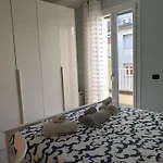 Matthias - - Modern And Cozy Flat, Close To The Metro - 15 Min From Station, Close To San Raffaele Apartament