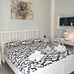 Matthias - - Modern And Cozy Flat, Close To The Metro - 15 Min From Station, Close To San Raffaele Apartament Mediolan