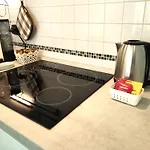 Matthias - - Modern And Cozy Flat, Close To The Metro - 15 Min From Station, Close To San Raffaele Mediolan