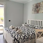 Matthias - - Modern And Cozy Flat, Close To The Metro - 15 Min From Station, Close To San Raffaele