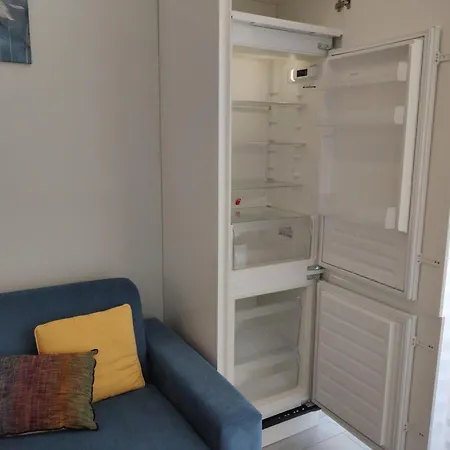 Matthias - - Modern And Cozy Flat, Close To The Metro - 15 Min From Station, Close To San Raffaele מילאנו
