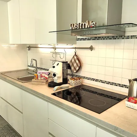 Matthias - - Modern And Cozy Flat, Close To The Metro - 15 Min From Station, Close To San Raffaele דירה
