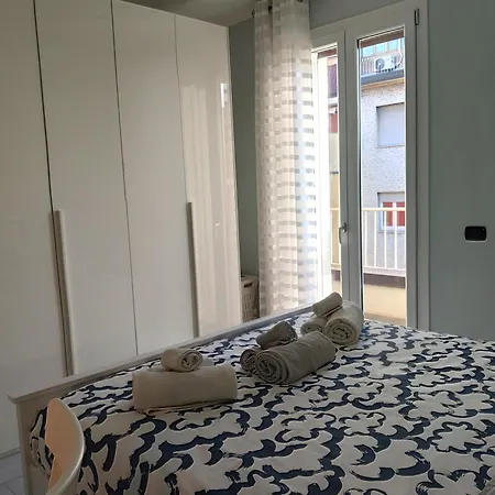 Matthias - - Modern And Cozy Flat, Close To The Metro - 15 Min From Station, Close To San Raffaele דירה