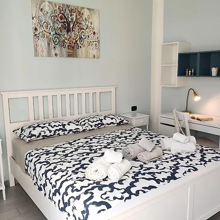 Matthias - - Modern And Cozy Flat, Close To The Metro - 15 Min From Station, Close To San Raffaele דירה מילאנו