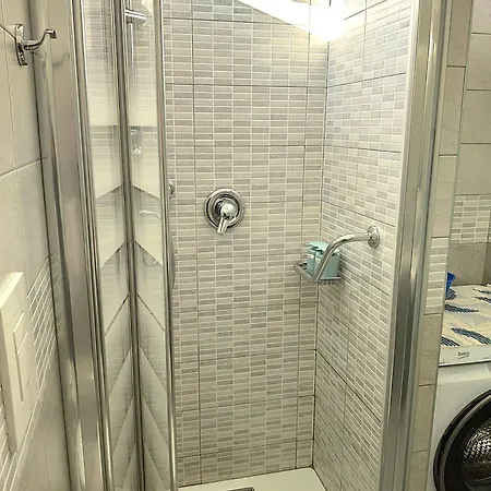 Matthias - - Modern And Cozy Flat, Close To The Metro - 15 Min From Station, Close To San Raffaele דירה