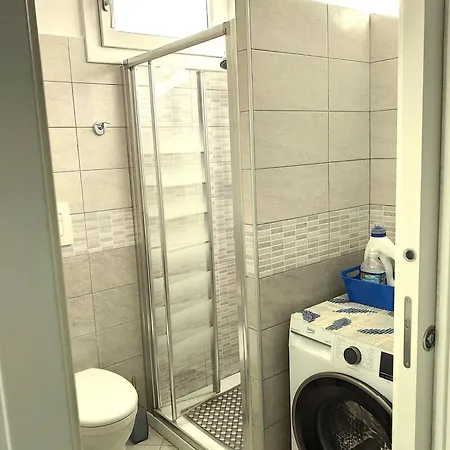Matthias - - Modern And Cozy Flat, Close To The Metro - 15 Min From Station, Close To San Raffaele דירה