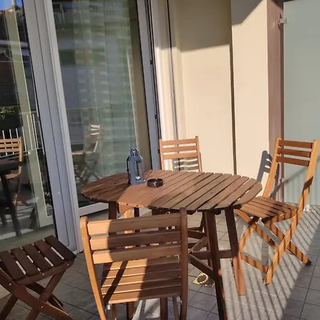 Matthias - - Modern And Cozy Flat, Close To The Metro - 15 Min From Station, Close To San Raffaele דירה *